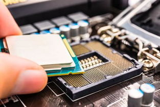 云計(jì)算賦能與自主創(chuàng)新 中國計(jì)算機(jī)產(chǎn)業(yè)的雙輪驅(qū)動(dòng)